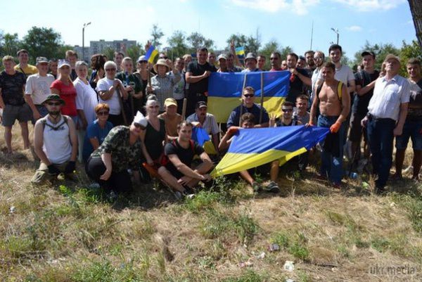Human Rights Watch описала, що відбувається в Криму з людьми які відкрито критикують Росію. У новому звіті міжнародна правозахисна організація Human Rights Watch зазначила значне скорочення прав людини в Криму з моменту окупації півострова Росією.