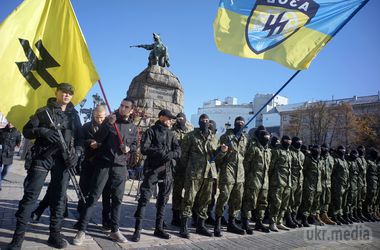 Добровольці: "Дізнаємося, що нас зливають, – підемо зі зброєю на Київ!". Влада побоюється бунту добровольчих батальйонів у столиці