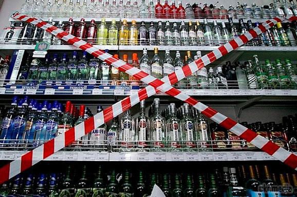 Казахстан заборонив ввезення російської горілки та пива. Казахстан ввів заборону на реалізацію ряду найменувань алкогольної продукції, виробленої в Росії, через невідповідність вимогам харчової безпеки