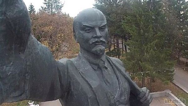 П'ять глобальних проблем, в яких винні селфі. У Росії стурбовані негативним ефектом зростання популярності селфі.