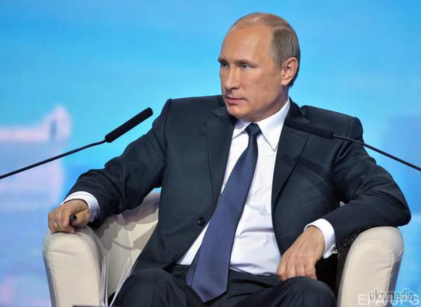 Путін заявив, що не має наміру залишатися довічним правителем країни. Президент РФ Володимир Путін не має наміру залишатися довічним правителем країни. Про це він заявив сьогодні, під час спілкування з журналістами.