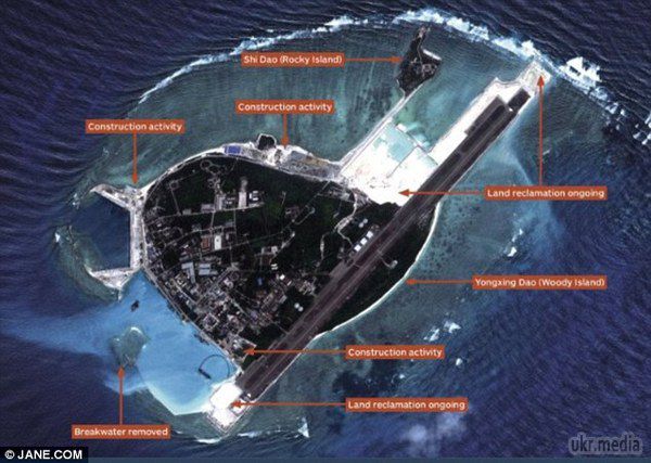 Китай будує величезний військовий аеродром у Південно-Китайському морі. Китай розширює надводну частину одного з островів архіпелагу Спратлі в Південно-Китайському морі,