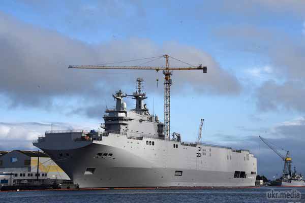 Франція офіційно припинила постачання РФ першого Містраля. Президент Франції Франсуа Олланд вирішив призупинити поставку першого корабля "Містраль" в Росію.