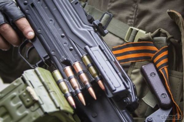 У Луганську п'яний бойовик з «батальйону» «Зоря» відкрив вогонь по «товаришам по зброї». 24 листопада в Луганську боєць так званого «батальйону «Зоря» розстріляв трьох товаришів по службі. 