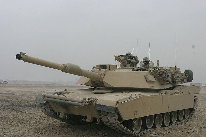 150 танків М1 Abrams і бойових машин піхоти Bradley США розмістить на кордоні з Росією. США планують розмістити близько 150 танків і бронетранспортерів в країнах НАТО та Східній Європі у 2015 році.