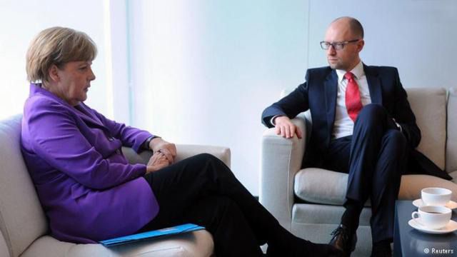  Яценюка на зустріч в Берлін запросила Меркель. Канцлер Німеччини привітала Яценюка з обранням прем'єром і запевнила у подальшій підтримці України