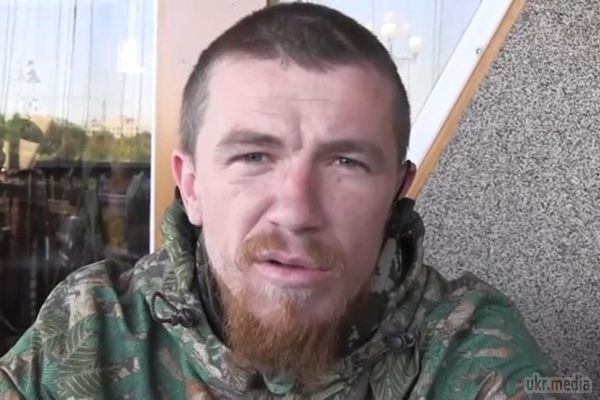 Терорист «Моторола» стверджує, що знімає квартиру за 2500 гривень (відео). Бойовик «Моторола» живе в орендованій квартирі у центрі Донецька. Терорист запевнив, що знімає житло за 2500 гривень. 