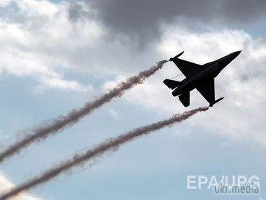 Винищувачі НАТО перехопили російський літак над Балтикою. На перехоплення російського літака-розвідника піднімались винищувачі F-16.