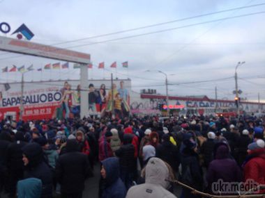 У Харкові страйкують підприємці найбільшого в Україні ринку Барабашово. Протестувальники скаржаться на рішення адміністрації ТЦ "Барабашово" підвищити їм орендну плату на 35% і неофіційні побори.