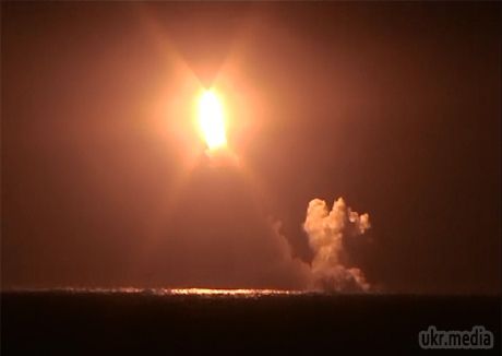 Росія вдруге протягом місяця випробовує носії ядерної зброї. У п'ятницю Росія провела успішний запуск нової міжконтинентальної балістичної ракети "Булава", яка здатна нести ядерну боєголовку.