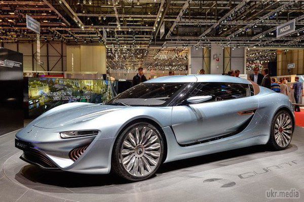 Автомобіль на солоній воді. Quant e-Sportlimousine - потужний автомобіль, який використовує в якості палива солону воду, нещодавно був сертифікований для їзди по європейських дорогах.