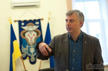 Квіт прокоментував ситуацію із закриттям скандального університета-клона Поплавського. Всіх "живих" студентів університетів-клонів зможуть перевести в національні ВНЗ, запевняє міністр
