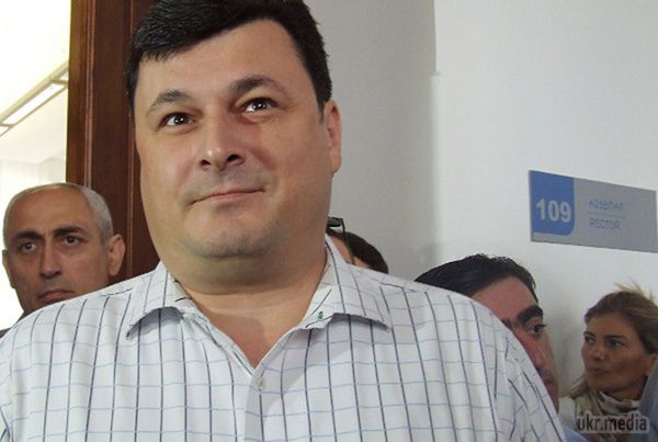 Кандидат на пост глави МОЗ подав документи на отримання українського громадянства. У пропрезидентській політсилі хочуть, щоб МОЗ очолив грузин Олександр Квіташвілі.