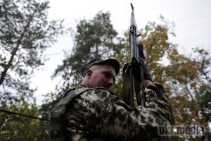 Центри, що контролюють процес припинення вогню, розмістять в Дебальцеве та обласних центрах. У Донецьку центр по контролю за режимом тиші почне працювати в повному обсязі в четвер.
