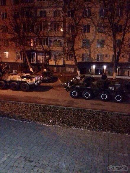 Бої в Грозному не вщухають: фото наслідків. Сьогодні вночі в центрі Грозного пролунав вибух, і почалася перестрілка озброєних людей з російськими силовиками.