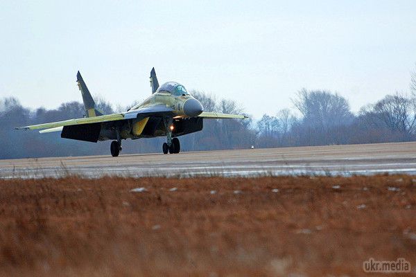 Міг-29 впав у двір школи під Москвою (ФОТО). Чергова авіакатастрофа сталася в російських ВПС.