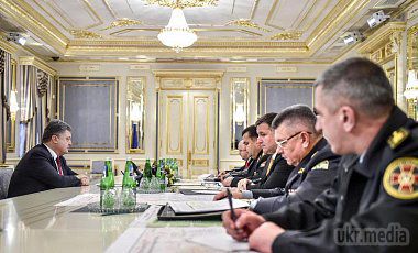 Режим тиші в Донбасі має розпочатися 9 грудня - Порошенко. При цьому українські силовики визначили подальші дії у разі недотримання терористами Мінських угод