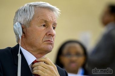 Генсек Ради ЄС закликав українську владу виконати одну з головних вимог Майдану. Конституція України має бути змінена відповідно до європейських стандартів, заявив Ягланд