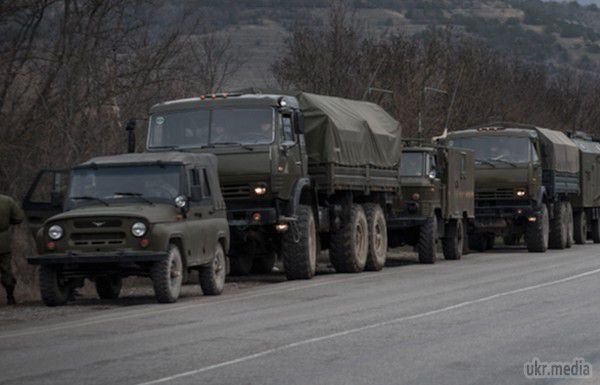 У Донецьку помічені 20 військових вантажівок і 4 установки «Град». 4 грудня близько 15-30 по проспекту Леніна в Донецьку пройшла колона військової техніки. 