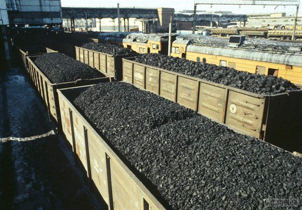 Україна не збирається купувати вугілля у ЛНР і ДНР. Вона його вивезе. В українському міненерго заявили, що вугілля у бойовиків так званих «республік» купувати не мають наміру. 