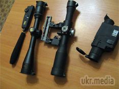 В потягу з Москви везли тепловізори і приціли. Тепловізори і оптичні приціли знайшли харківські митники і прикордонники в потягу «Москва - Кривий Ріг».