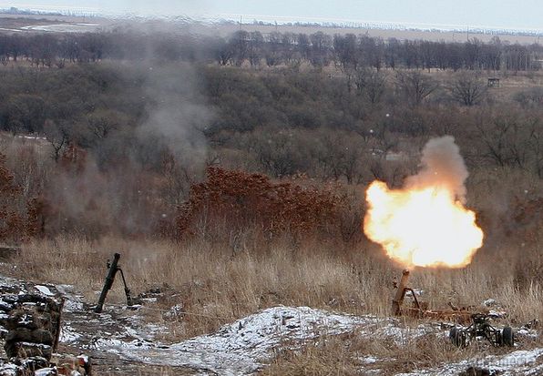 Обстріляли Станицю Луганську. Приблизно з 7 до 7:30 з району Зміїної гори бойовики ЛНР здійснили обстріл Станиці Луганської.