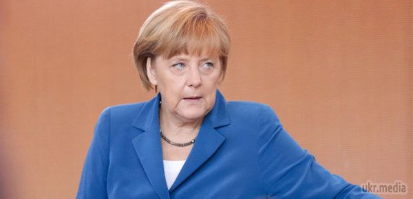 Євродепутат образився на критику Франції: Заткніться, пані Меркель. Депутат Європейського парламенту, лідер партії «Лівий фронт» Жан-Люк Меланшон образив на своїй сторінці в Twitter канцлера ФРН Ангелу Меркель.