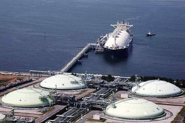 Україна побудує на Чорному морі СПГ-термінал. Україна повертається до ідеї будівництва на узбережжі Чорного моря свого власного терміналу для прийому великотоннажних танкерів зі скрапленим природним газом (СПГ). 
