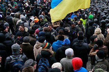 ТОП-5 проблем України, які можуть призвести до протестів. Падіння курсу долара, чергова хвиля мобілізації, проблеми в енергетиці, пробуксовка реформ, корупція і не тільки – з якими труднощами зараз стикаються українці