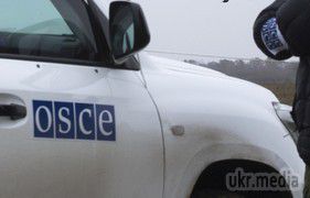 Бойовики не пустили ОБСЄ в Антрацит і Новоазовськ. 10 грудня на контрольно-пропускному пункті за межами м. Антрацит (63 км на південь від м. Луганська), СММ був заборонений доступ у місто озброєними людьми, що належать до так званої «Луганської народній республіці», - йдеться в щоденному звіті ОБСЄ.