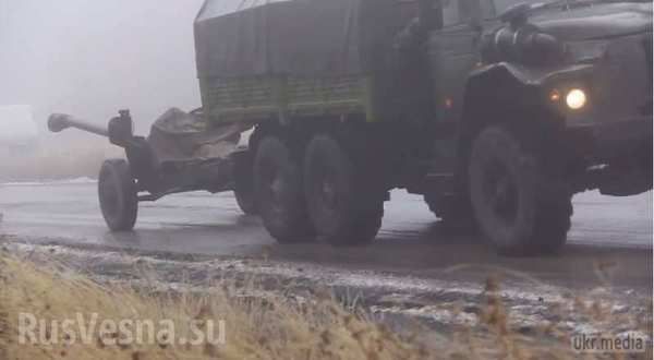 Бойовики ДНР відправили колону танків на штурм Маріуполя (фото, відео). Велика колона військової техніки бойовиків вирушила до Маріуполя.