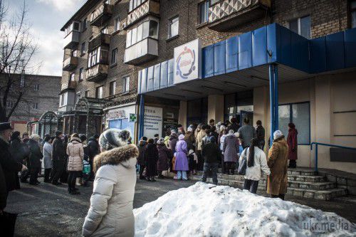 Фотофакт: відкриття супермаркету «Народний». Сьогодні в Луганську на кварталі Щербакова відкрився черговий супермаркет «Народний». 