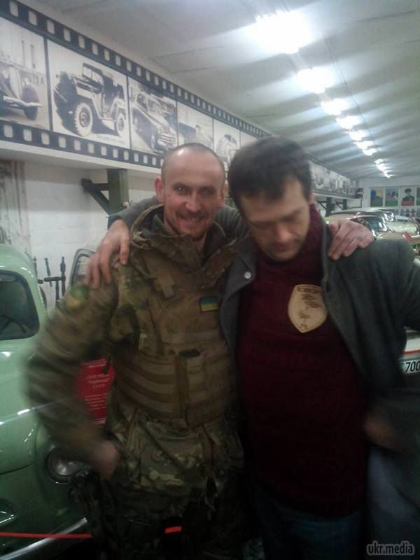 Російський актор Пашинін висловив своє захоплення українським бійцям. Російський актор Анатолій Пашинін, відомий по фільму «Грозові ворота», зустрівся з українським «кіборгом» Маршалом.