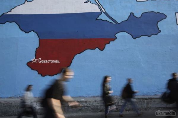 Крим не наш, але просто так не віддамо: у Росії хочуть новий референдум. Російська опозиційна партія "Яблуко" заявила, що Крим був незаконно анексований РФ, але запропонувала не «просто віддати" Україні захоплений півострів, а провести на ньому новий референдум.
 