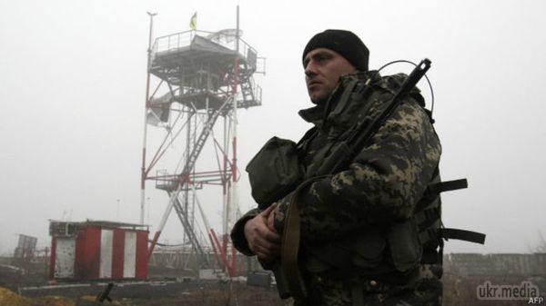 Сторони звинувачують один одного в порушенні перемир'я. За минулу добу штаб антитерористичної операції на сході України (АТО) зафіксував 14 випадків обстрілів позицій українських військових з боку сепаратистів.