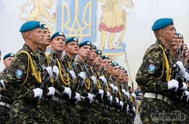 ТОП-20 передноворічних обіцянок влади. Програма нового Кабміну охоплює багато сфер життя українців – від податків і зарплат до медобслуговування і тарифів