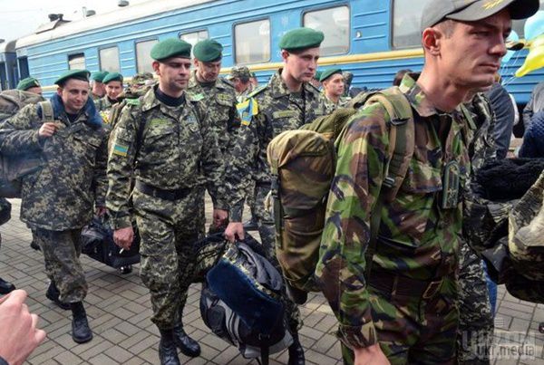 У Тернополі військовослужбовцям заборонять їздити за кордон і міняти прописку. Зробити це можна буде тільки з дозволу військового комісаріату.