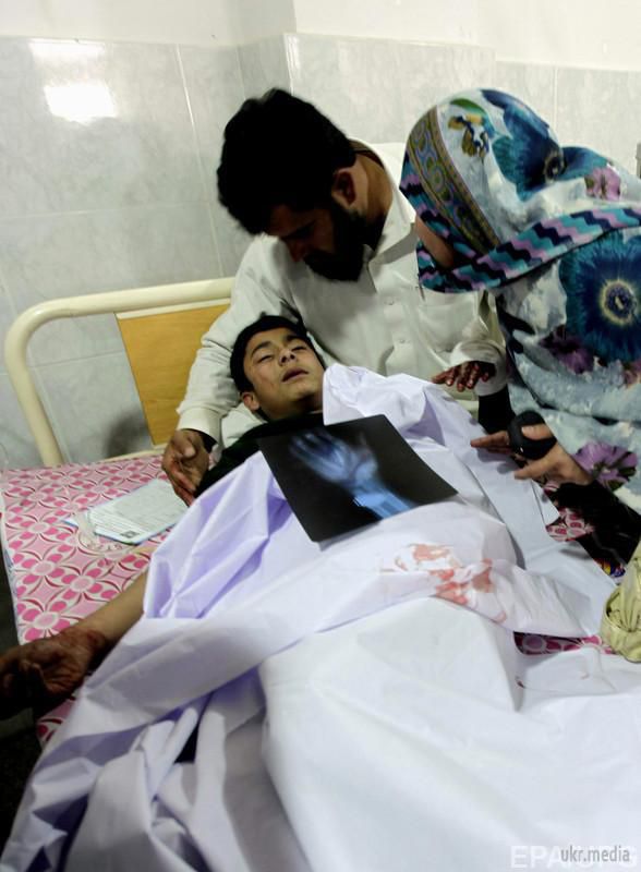 У захопленій бойовиками пакистанській школі вбито більше 100 людей. В результаті нападу бойовиків на пакистанську школу загинуло 126 осіб, 100 з яких школярі.
