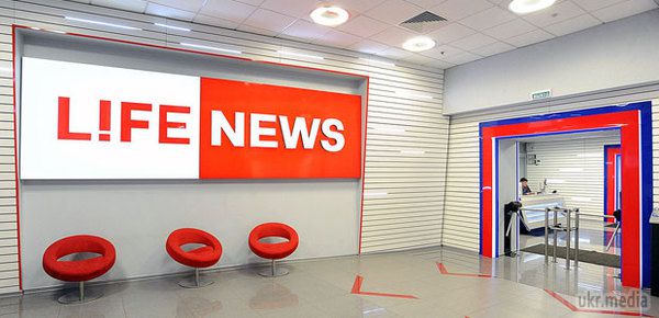 Главред LifeNews підтвердив масове звільнення співробітників. Головний редактор LifeNews Анатолій Сулейманов підтвердив інформацію про масове звільнення журналістів видання.