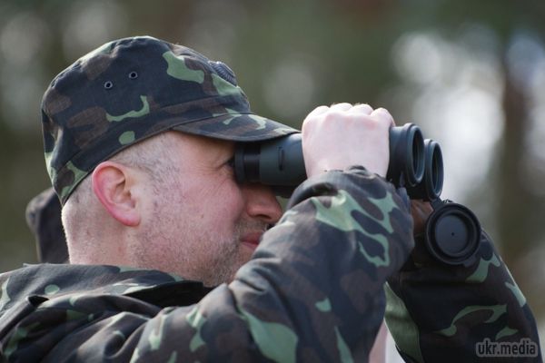 Україна повинна провести повну мобілізацію у зв'язку з можливою повномасштабною війною - Турчинов. У пріоритетах РНБО стоїть створення потужної армії та резерву Збройних сил.