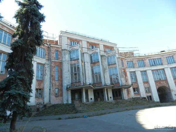 Прогулянка по робочому кварталу Дніпропетровська. Сцена в ДК Ілліча була найбільшою в місті, а 2-я міська лікарня починалася з 15 ліжок
