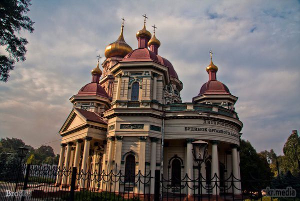 Прогулянка по робочому кварталу Дніпропетровська. Сцена в ДК Ілліча була найбільшою в місті, а 2-я міська лікарня починалася з 15 ліжок