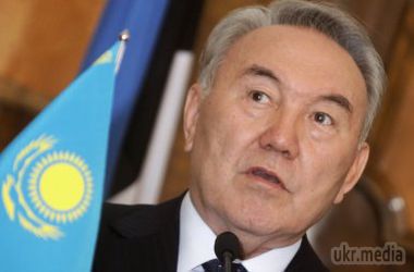 У понеділок Назарбаєв відвідає Київ, після чого відправитися в Москву. Лідер Казахстану відправляється в невелике турне