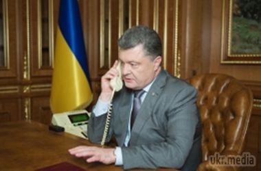 Порошенко закликав МВФ збільшити фінансову допомогу Україні. Порошенко запевнив Лагард в послідовності Україні у виконанні зобов'язань перед Міжнародним валютним фондом