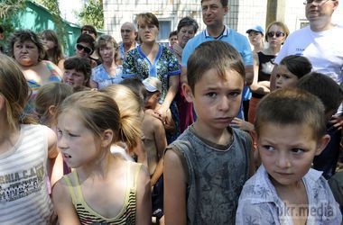 Через конфлікт на сході України 130 тис. дітей покинули свої будинки – ЮНІСЕФ. Число переселенців зростає