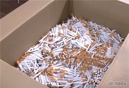 У Луганську відкрилися кіоски «Луганскпечати». Торгують російськими контрабандними цигарками. Мережа кіосків періодики «Луганскпечать» частково відновлює свою роботу. З двохсот з гаком кіосків відкрилося близько 30. 