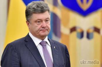 Порошенко: солдати-строковики не будуть направлятися в зону АТО. Президент України Петро Порошенко запевняє, що солдати-строковики не будуть направлятися в зону антитерористичної операції.