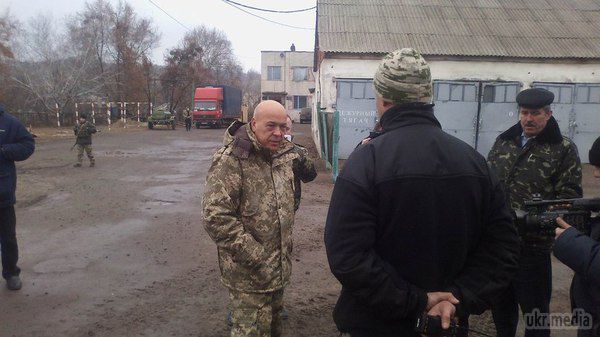 Г.Москаль відвідав розташування 80-ї аеромобільної бригади в Лисичанську, а також 29 та 31 блокпости силовиків на автотрасі Бахмутка. Від 29-го блокпосту на відстані менше одного кілометра стоять російські ВДВ-шники