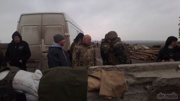 Г.Москаль відвідав розташування 80-ї аеромобільної бригади в Лисичанську, а також 29 та 31 блокпости силовиків на автотрасі Бахмутка. Від 29-го блокпосту на відстані менше одного кілометра стоять російські ВДВ-шники