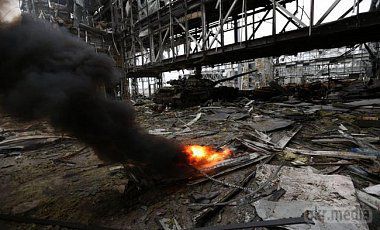 Сили АТО відбили чергову атаку бойовиків на аеропорт Донецьк. Терористи шість разів відкривали вогонь по аеродрому, після чого почали штурм, але бійці АТО успішно відбили напад